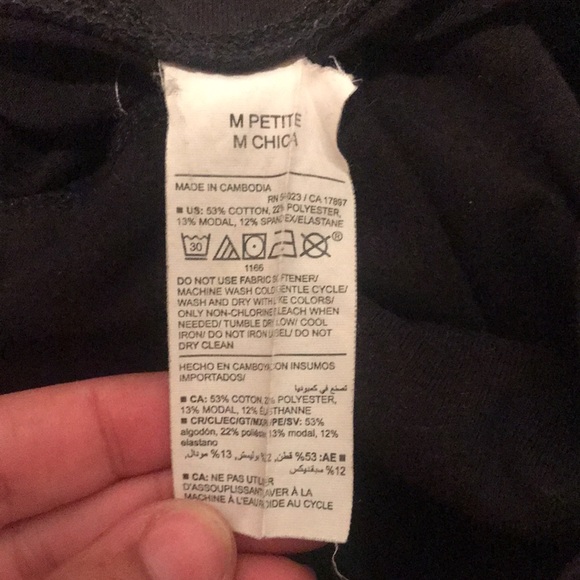 Old Navy Active PowerChill Extra High-Rise Leggings - Picture 4 of 6